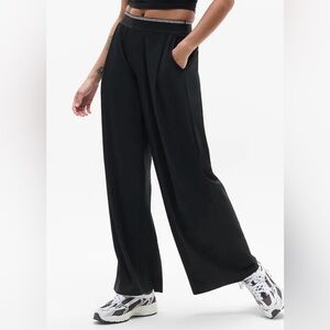 Athleta Stratosphere Black Lightweight Wide-Leg Pants Women’s Size 1X